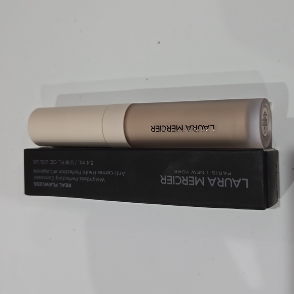 NIB ✅ Laura Mercier #1N1 Real Flawless Weightless Perfecting Serum Concealer ✨ - Picture 6 of 8